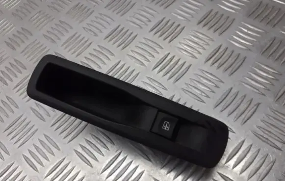 Renault Laguna III Quarter vent window switch 82944002R