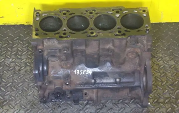 Hyundai Tucson JM Engine block D4EA