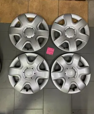 Skoda Fabia Mk2 (5J) R15 wheel hub/cap/trim 