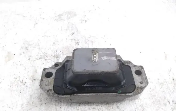 Mitsubishi Outlander Engine mount bracket