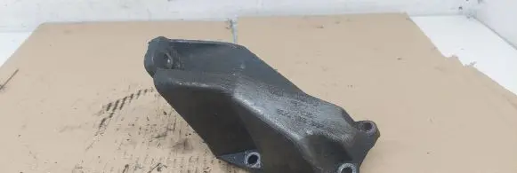 Audi A4 S4 B5 8D Engine mounting bracket 8D0199307L