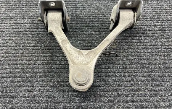 Mercedes-Benz C AMG W205 Front lower control arm/wishbone 1901400