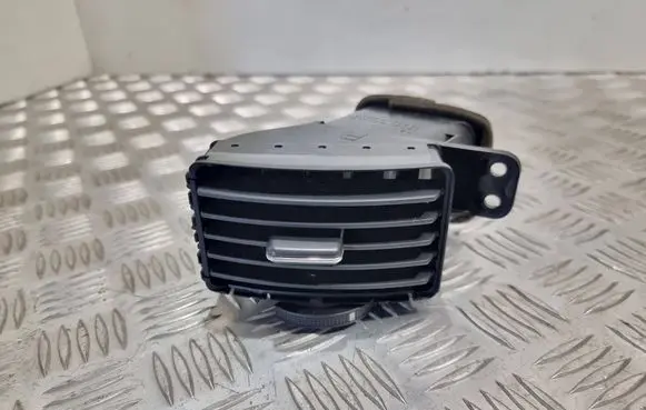 Toyota Corolla Verso E121 Dashboard side air vent grill/cover trim 5566064010 6556424010