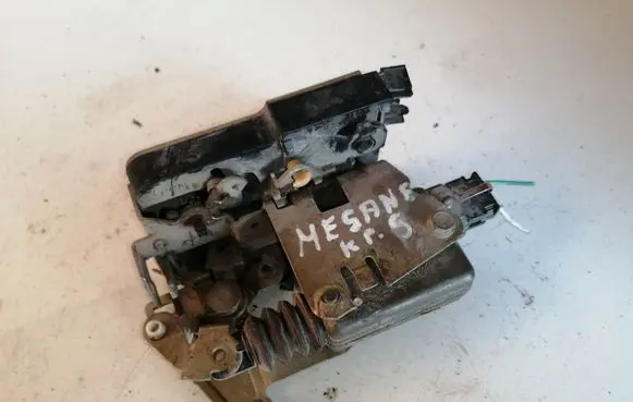 Renault Megane I Front door lock