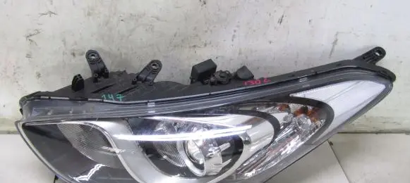 Hyundai i30 Headlight/headlamp
