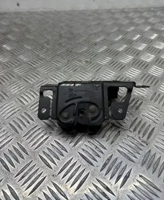 BMW X3 E83 Tailgate/trunk/boot lock/catch/latch 7057364