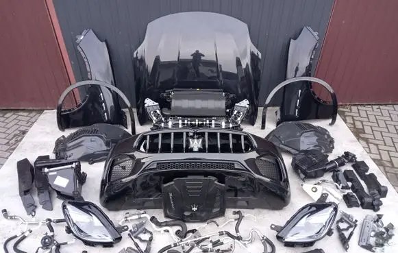 Maserati Levante Front piece kit 