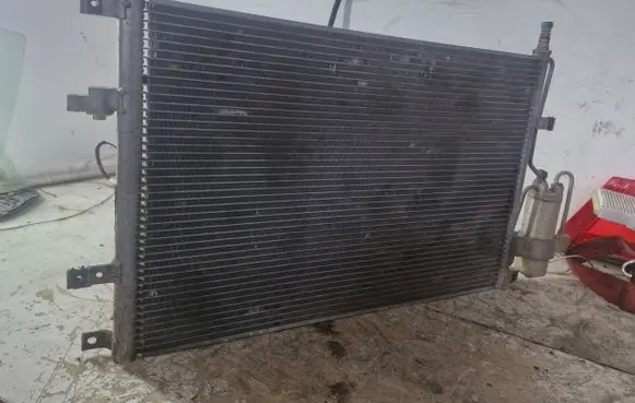 A/C cooling radiator (condenser)