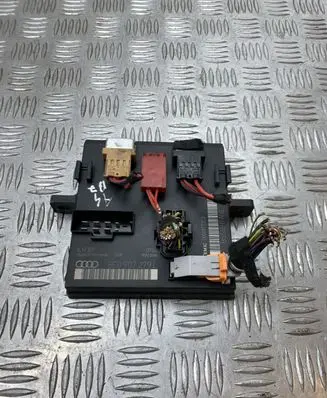 Audi A4 S4 B7 8E 8H Comfort/convenience module 8E0907279L