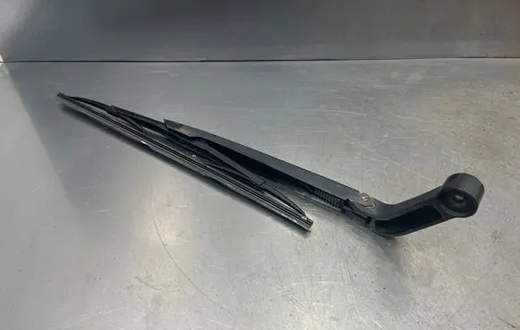 Land Rover Discovery 3 - LR3 Rear wiper blade arm 1664601