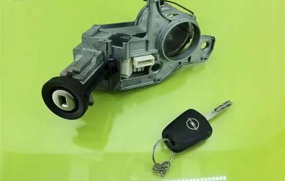 Opel Astra H Ignition lock N0501882