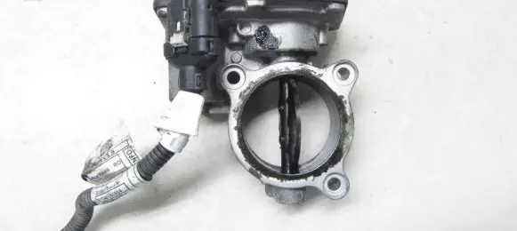 Toyota Avensis T270 Electric throttle body valve 3465672