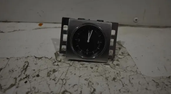 Volkswagen PASSAT B7 Clock 1948058