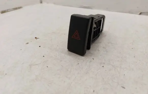 Toyota Avensis T250 Hazard light switch 8433205050 TR9503