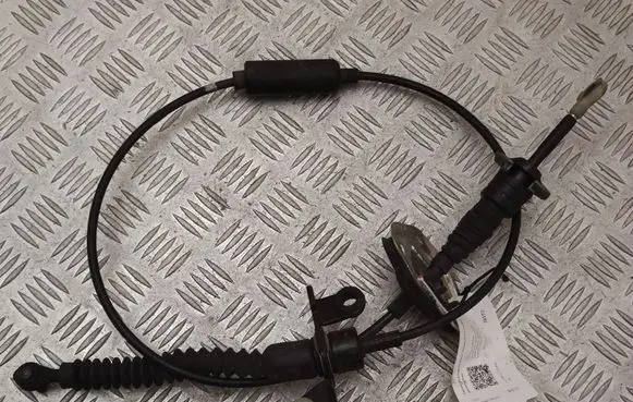 KIA Sportage Gear shift cable linkage 46790F1300