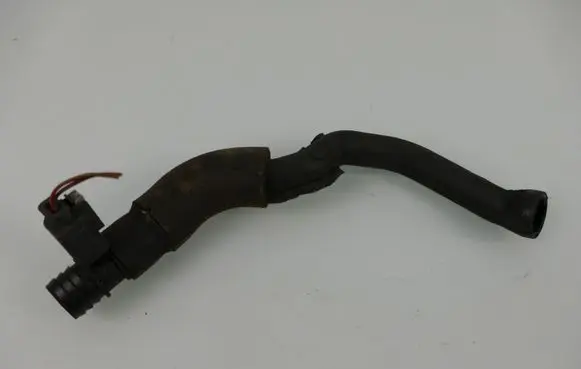 Mercedes-Benz C W204 Breather hose/pipe A6460162081