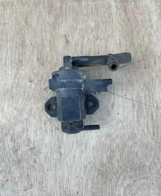 Peugeot 406 Turbo solenoid valve 702256230 6116305