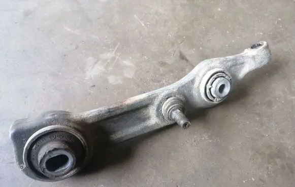 Mercedes-Benz E W211 Front lower control arm/wishbone 2110397