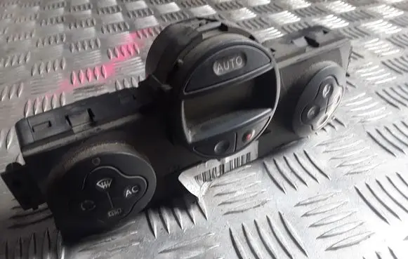 Renault Megane II Climate control unit 8200141294