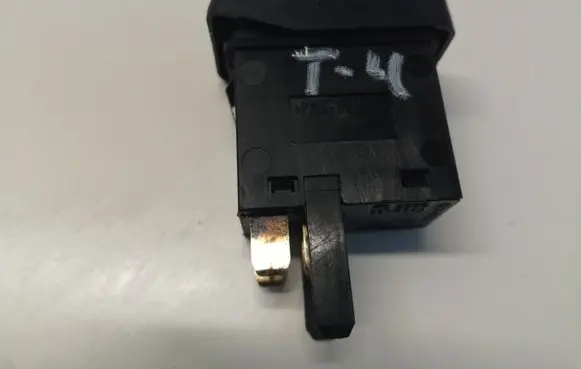 Volkswagen Transporter - Caravelle T4 Windscreen/window heater switch 701959621