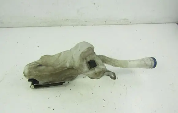 Peugeot 307 Windshield washer fluid reservoir/tank 