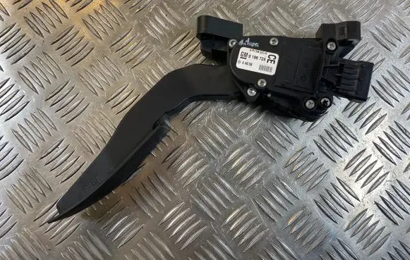 Opel Antara Accelerator throttle pedal 9186724 6PV00832200