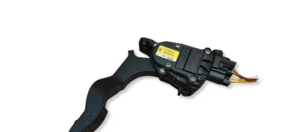 Ford Fusion Accelerator throttle pedal 4S619F836AA