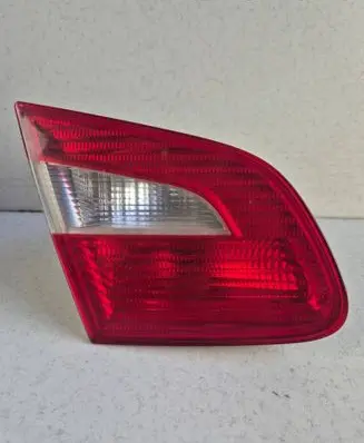 Tailgate rear/tail lights