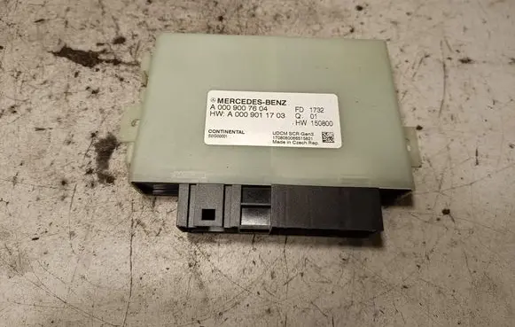 Mercedes-Benz E W213 Reducing agents exhaust control unit A0009007604