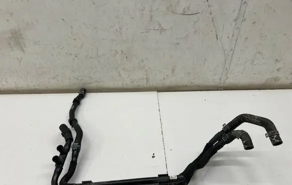 Audi Q8 e-tron Engine coolant pipe/hose 4KE121609AA 4KE121546E