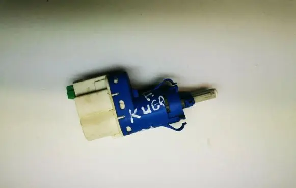 Brake pedal sensor switch