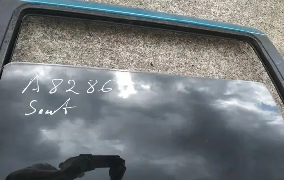 Seat Alhambra (Mk1) Rear door window glass