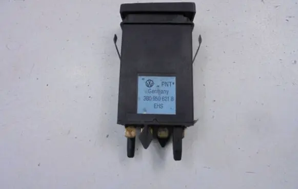 Volkswagen PASSAT B5 Windscreen/window heater switch 3B0959621B