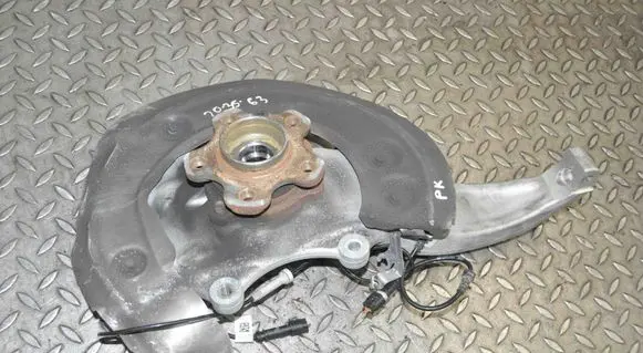 BMW 7 G11 G12 Front wheel hub 6884379