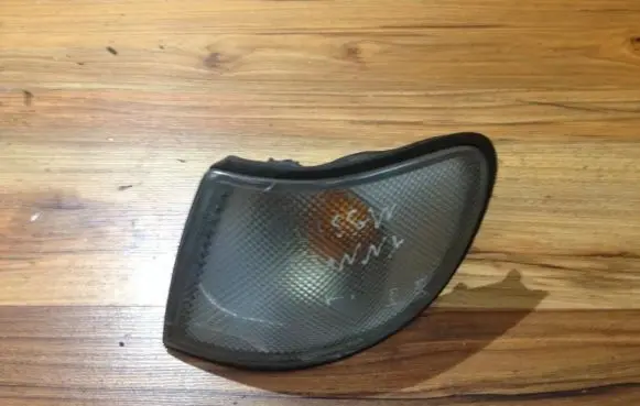 Nissan Sunny Front indicator light 3305l