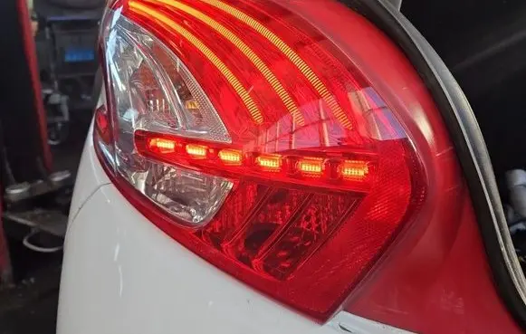 Peugeot 208 I Rear/tail lights 9672628280 IMPRK1546578