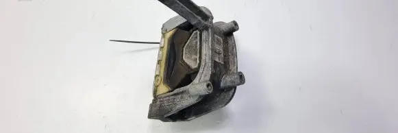 Volkswagen PASSAT B8 Engine mounting bracket 3Q0199262J