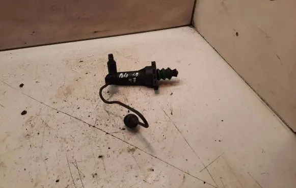Clutch slave cylinder