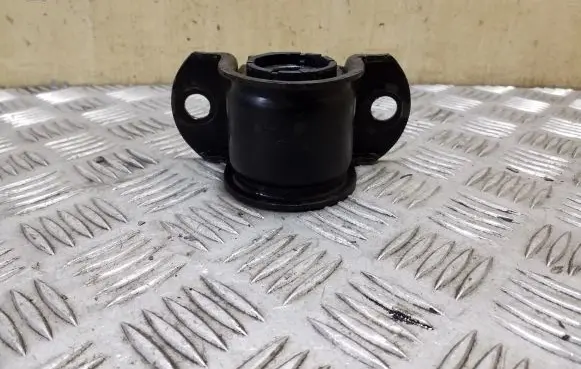Land Rover Range Rover Sport L494 Sway bar bush bracket, front CPLA51836A