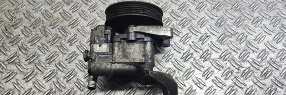 BMW 5 E60 E61 Power steering pump 677936203