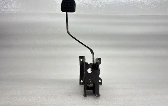 Opel Frontera B Brake pedal 