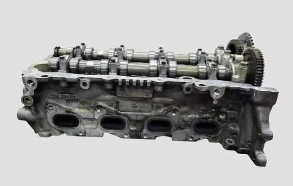 Opel Astra J Engine head 55489308