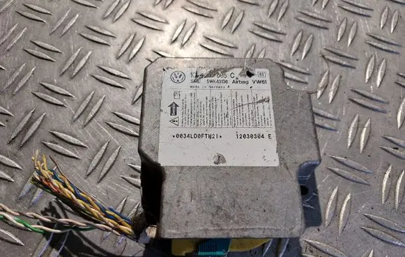 Volkswagen PASSAT B5.5 Airbag control unit/module 5WK43130