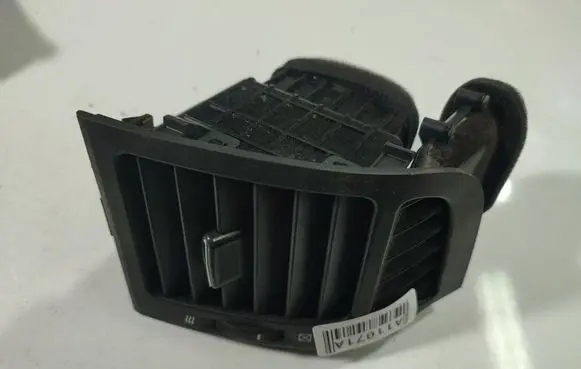 Chevrolet Captiva Dash center air vent grill 