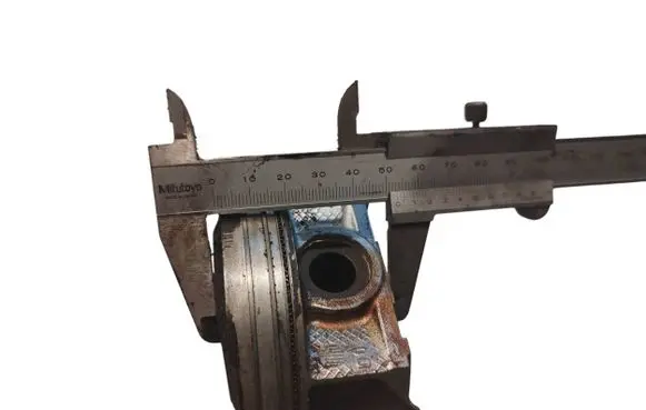 Subaru Legacy Piston 004J