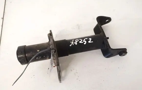 Volkswagen PASSAT B5 Front bumper mounting bracket 3b0807134a