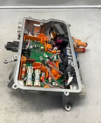 Tesla Model X Voltage converter inverter 104967800G