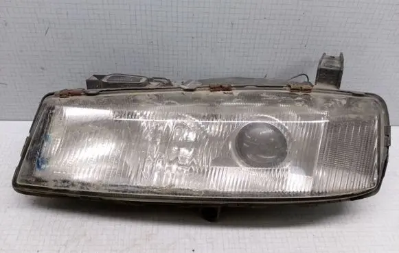 Opel Calibra Headlight/headlamp 13715300 6R01380