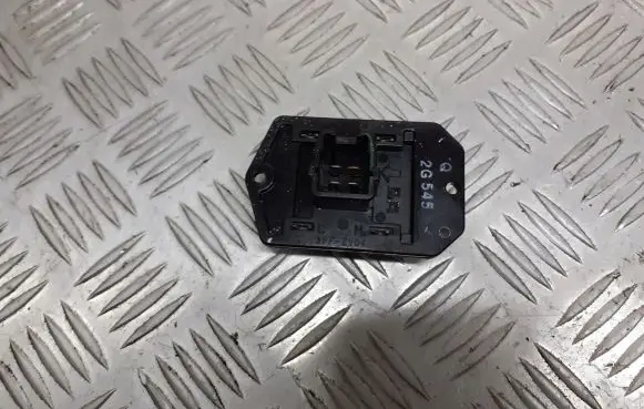 Toyota Yaris Heater blower fan relay BRAK