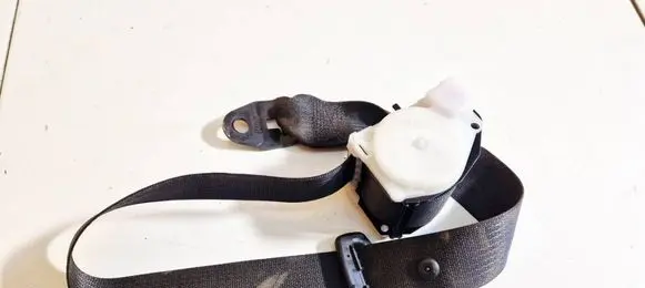 Middle seatbelt (rear)